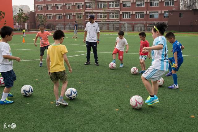 广东男篮以98-84击败墨尔本老虎，张文逸表现抢眼